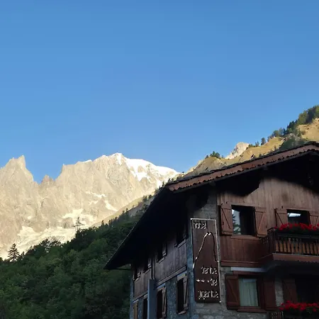 Dente Del Gigante Szálloda Courmayeur