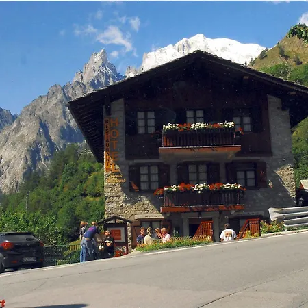 Hotel Dente Del Gigante 3*